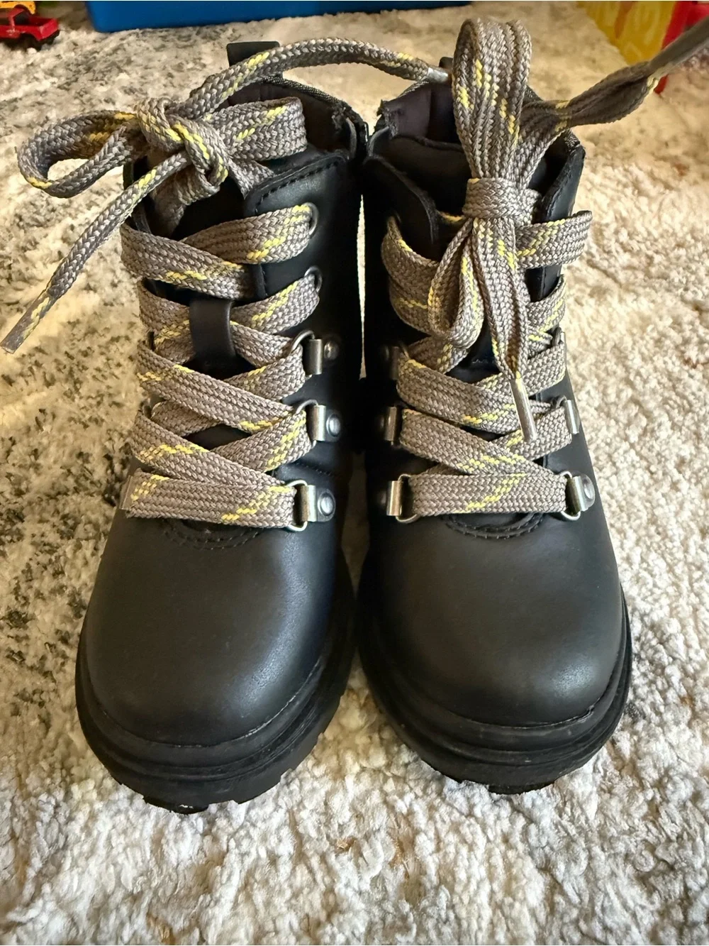OshKosh Kids Black and Navy Snow Boots & Cat & Jack Boots Size 8 toddler